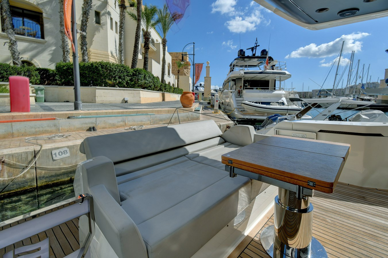 https://arconyachts.ams3.digitaloceanspaces.com/137934/conversions/large_4829766-optimize.jpg