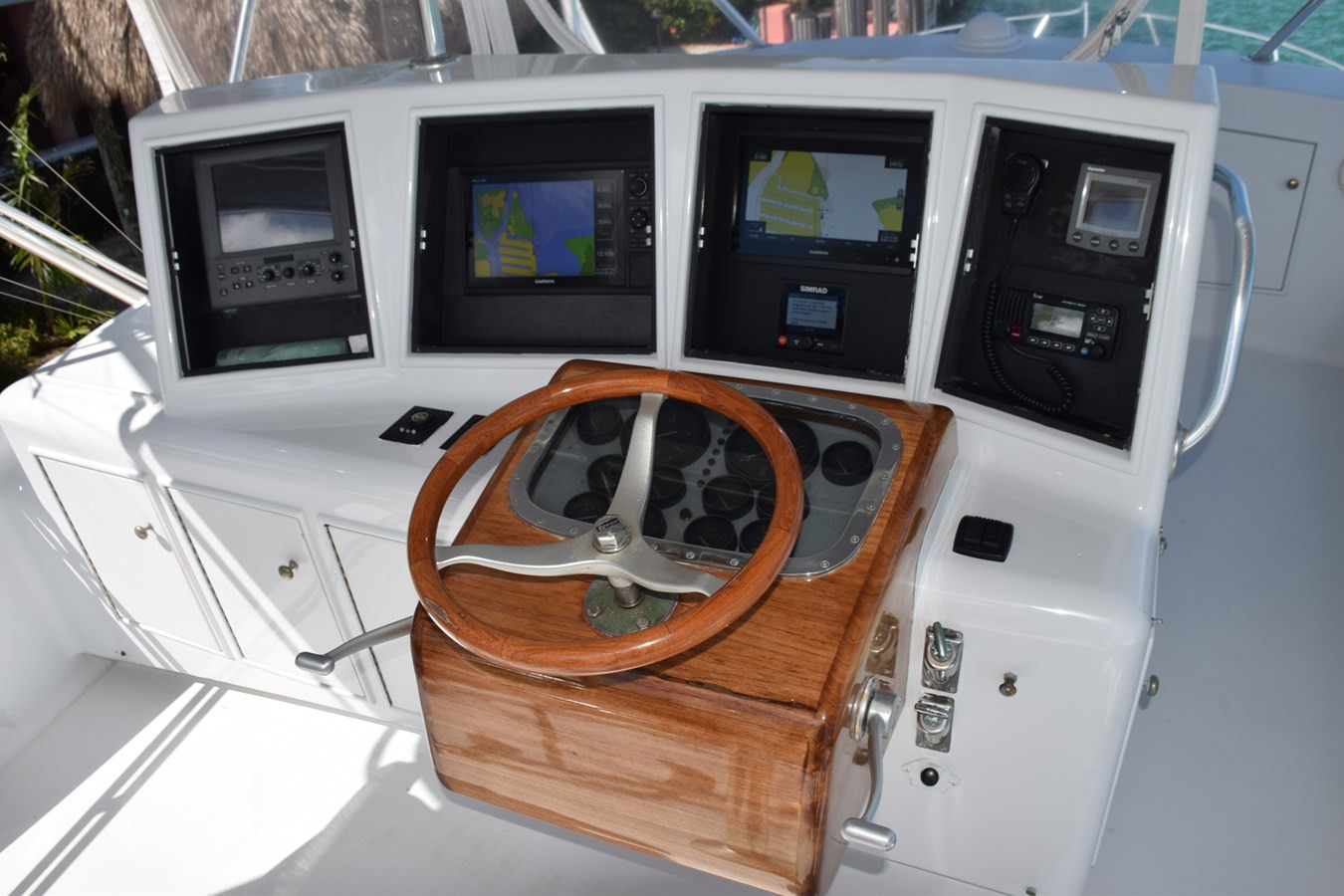 https://arconyachts.ams3.digitaloceanspaces.com/137978/conversions/large_4530263-optimize.jpg