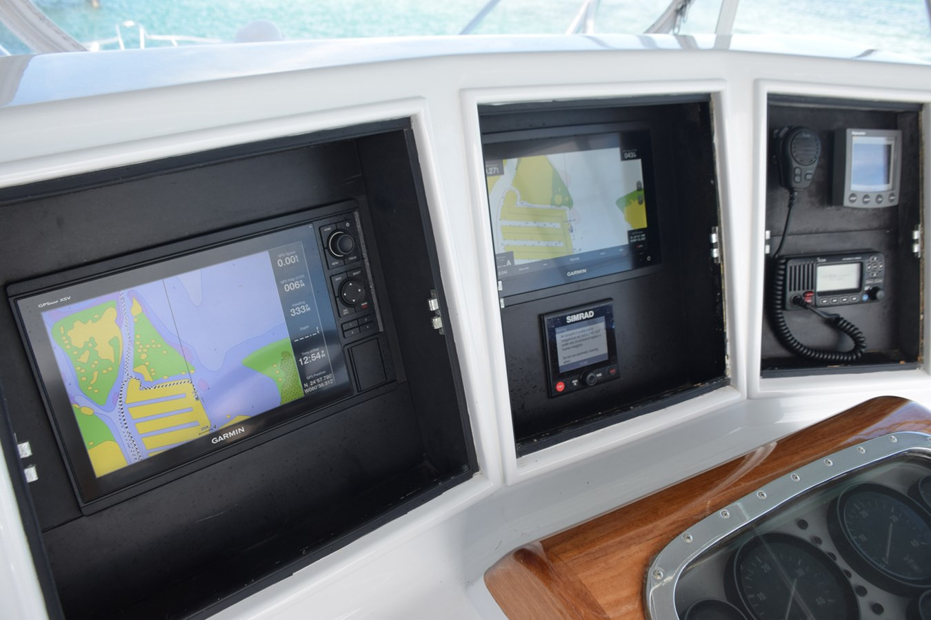 https://arconyachts.ams3.digitaloceanspaces.com/137981/conversions/large_4530265-optimize.jpg