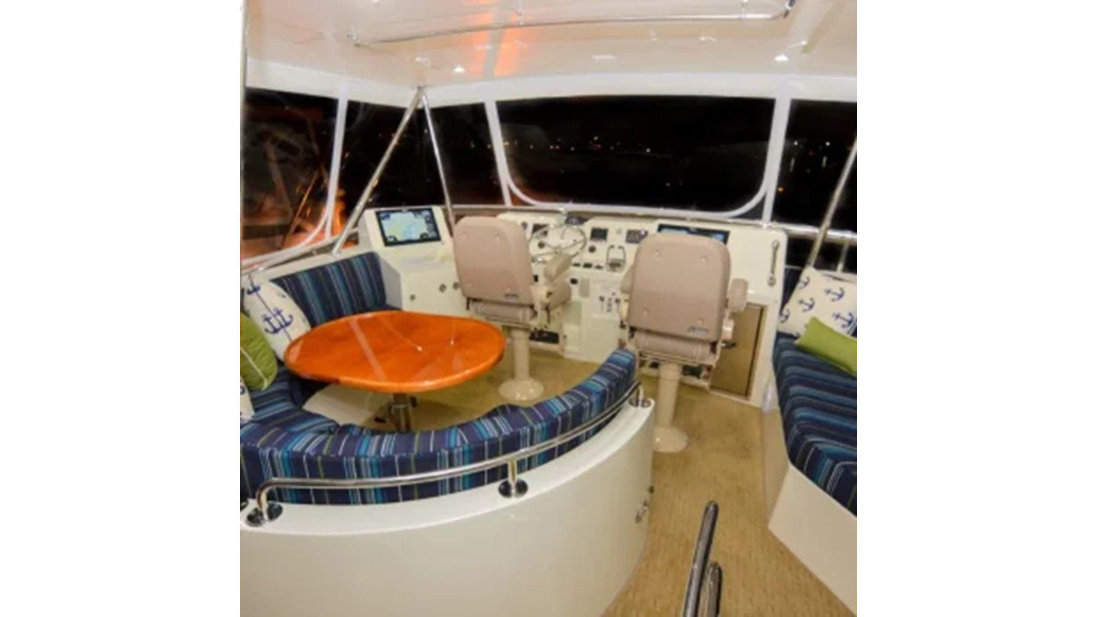 https://arconyachts.ams3.digitaloceanspaces.com/137999/conversions/large_4532463-optimize.jpg