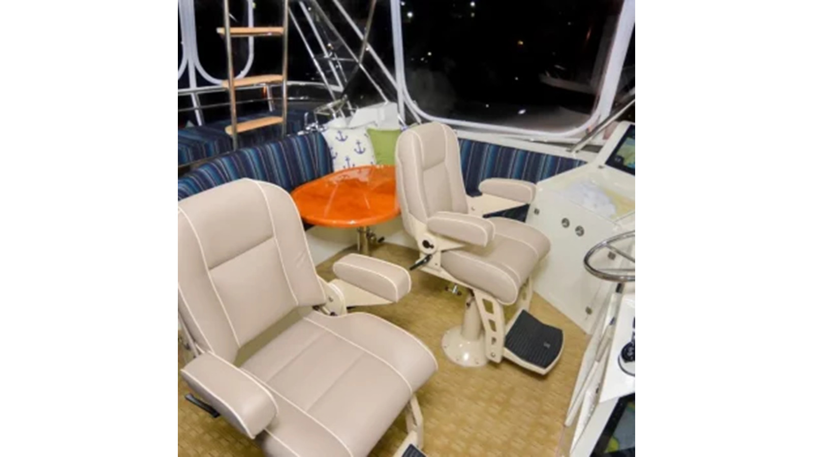 https://arconyachts.ams3.digitaloceanspaces.com/138002/conversions/large_4532464-optimize.jpg