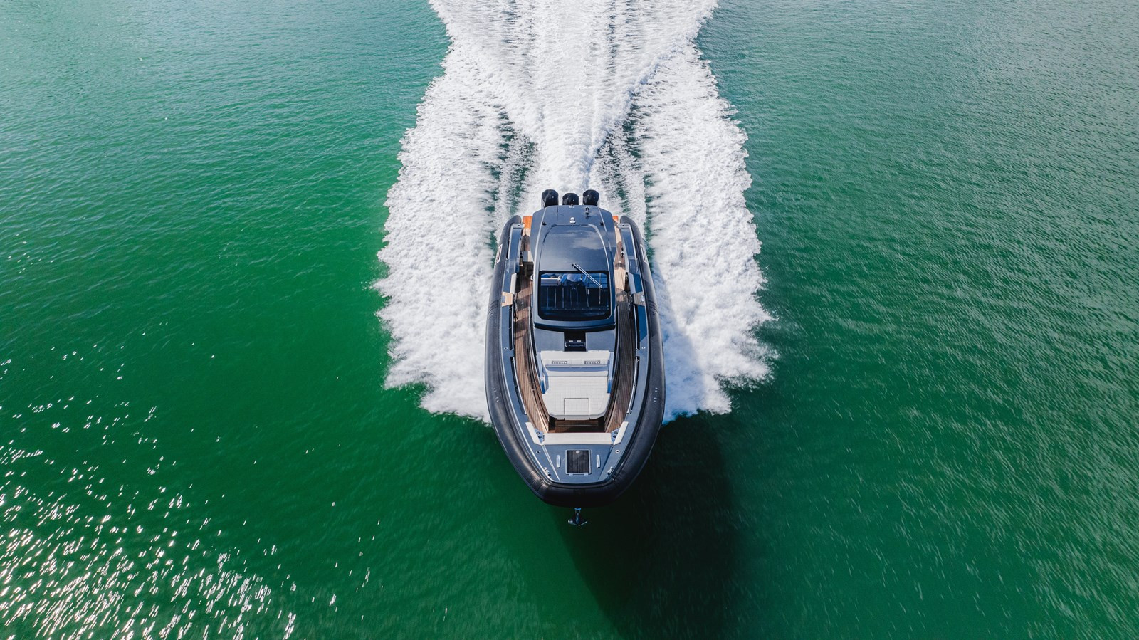 https://arconyachts.ams3.digitaloceanspaces.com/138007/conversions/large_4555176-optimize.jpg