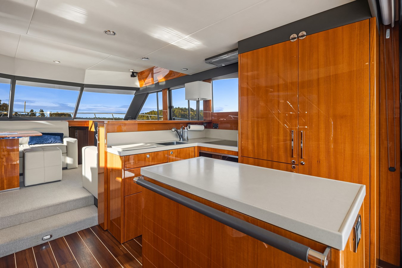 https://arconyachts.ams3.digitaloceanspaces.com/138078/conversions/large_4580827-optimize.jpg