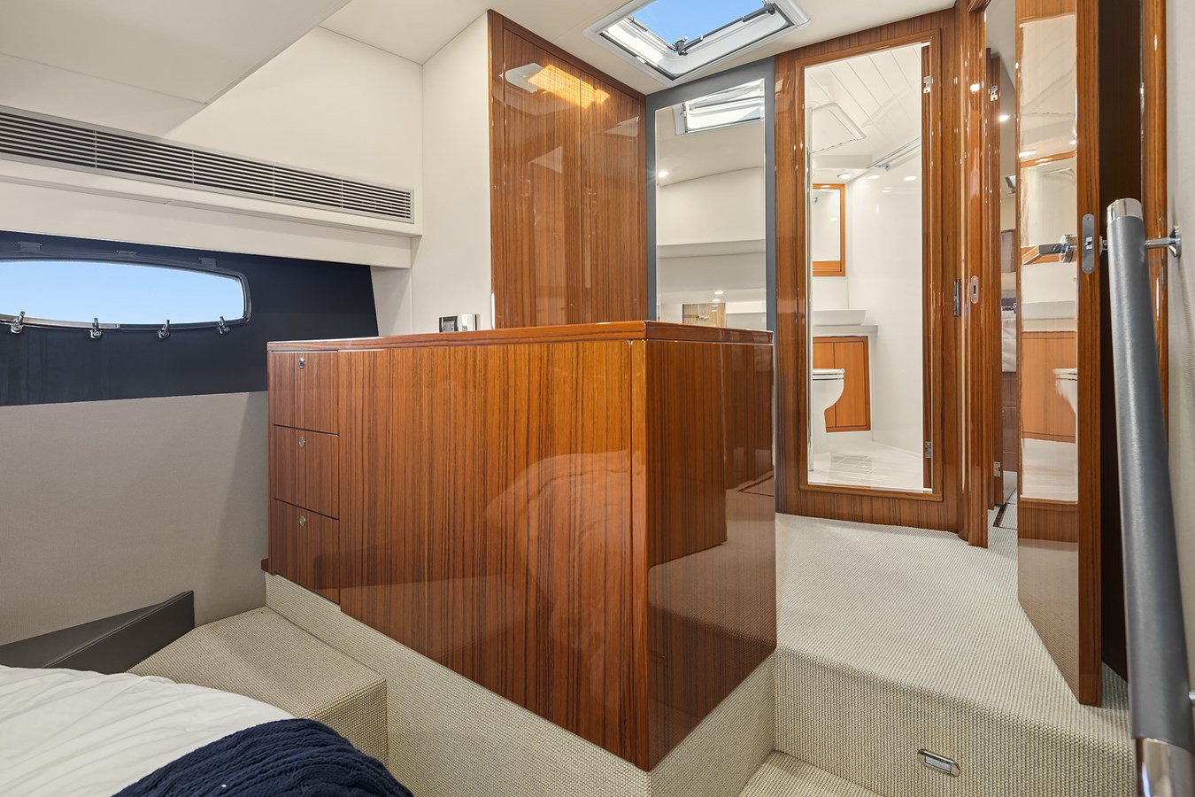 https://arconyachts.ams3.digitaloceanspaces.com/138098/conversions/large_4580834-optimize.jpg