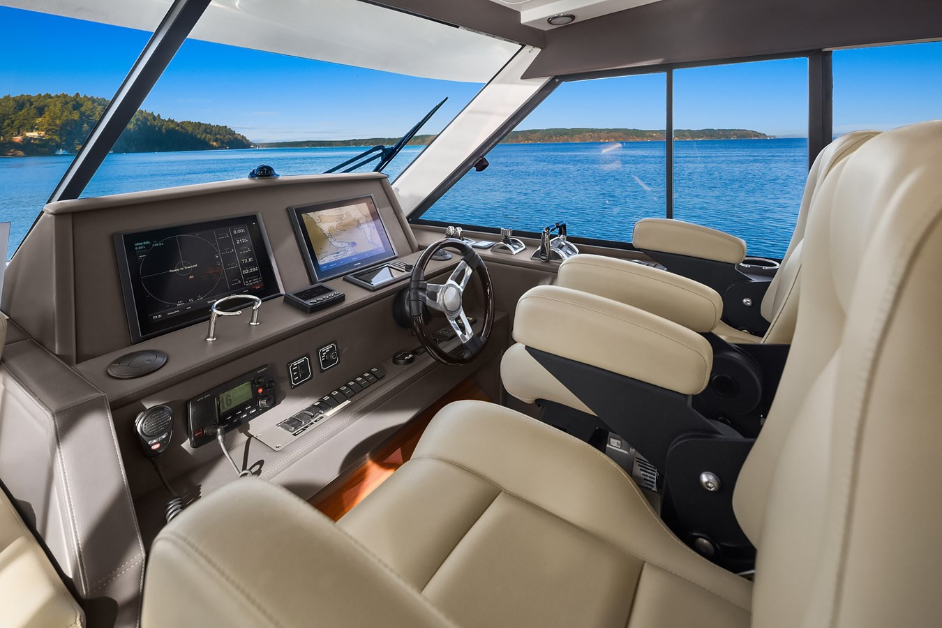 https://arconyachts.ams3.digitaloceanspaces.com/138146/conversions/large_4580851-optimize.jpg