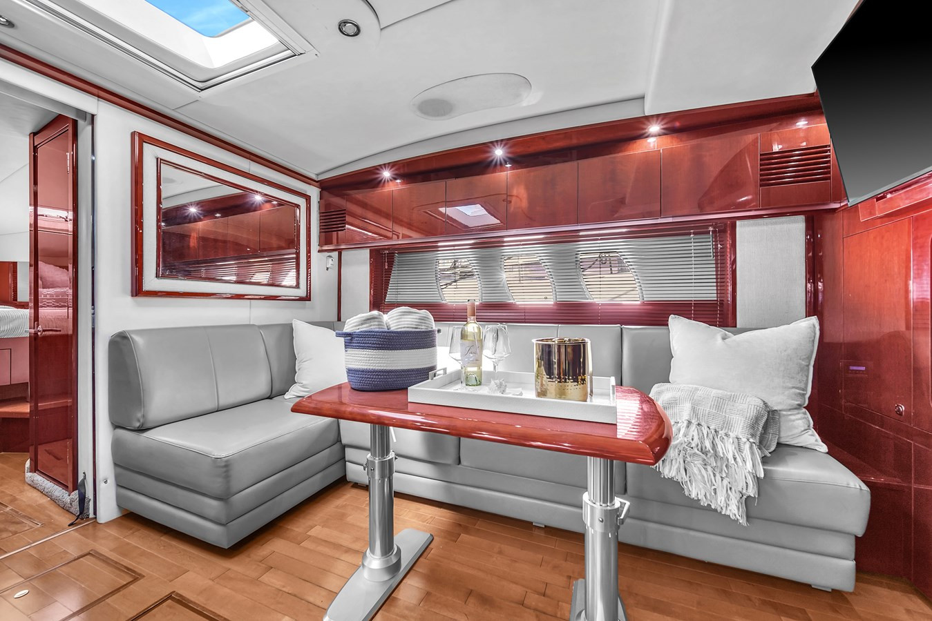 https://arconyachts.ams3.digitaloceanspaces.com/138182/conversions/large_4582516-optimize.jpg