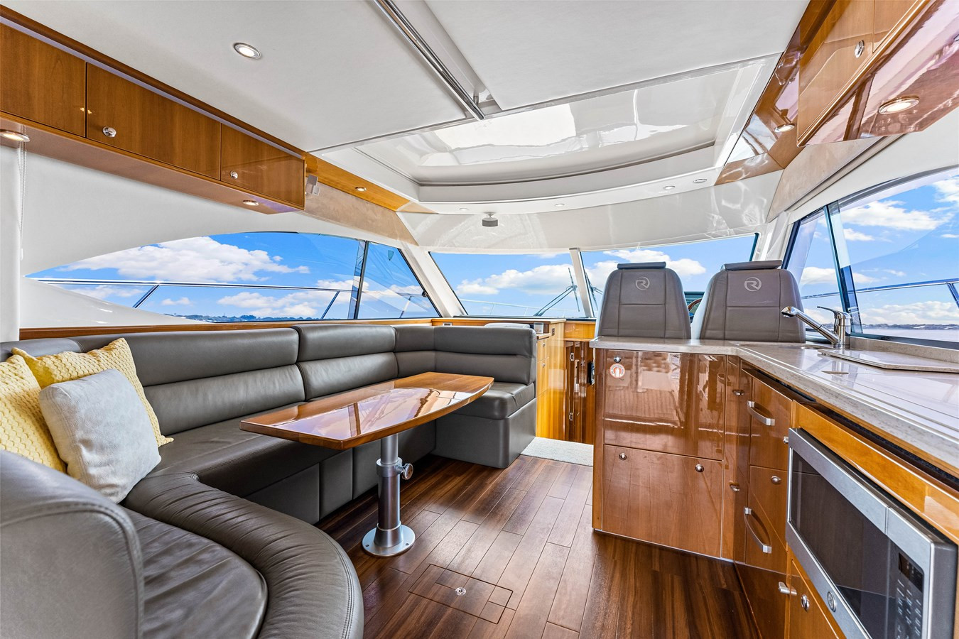 https://arconyachts.ams3.digitaloceanspaces.com/138194/conversions/large_4564360-optimize.jpg