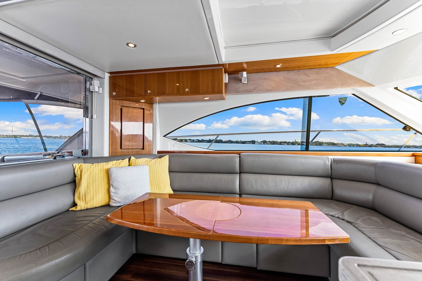 https://arconyachts.ams3.digitaloceanspaces.com/138197/conversions/large_4564361-optimize.jpg