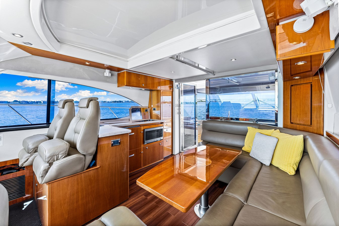 https://arconyachts.ams3.digitaloceanspaces.com/138206/conversions/large_4564364-optimize.jpg