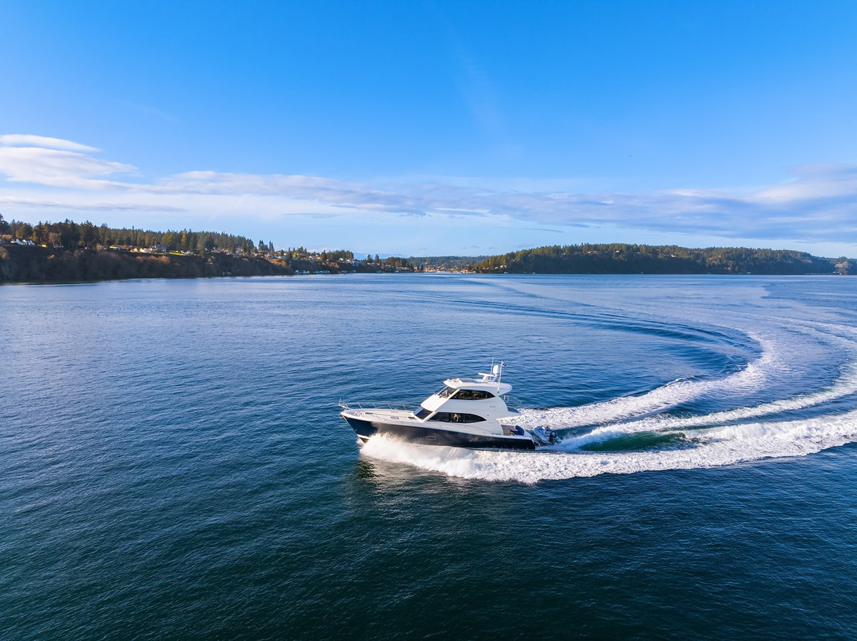 https://arconyachts.ams3.digitaloceanspaces.com/138241/conversions/large_4580883-optimize.jpg