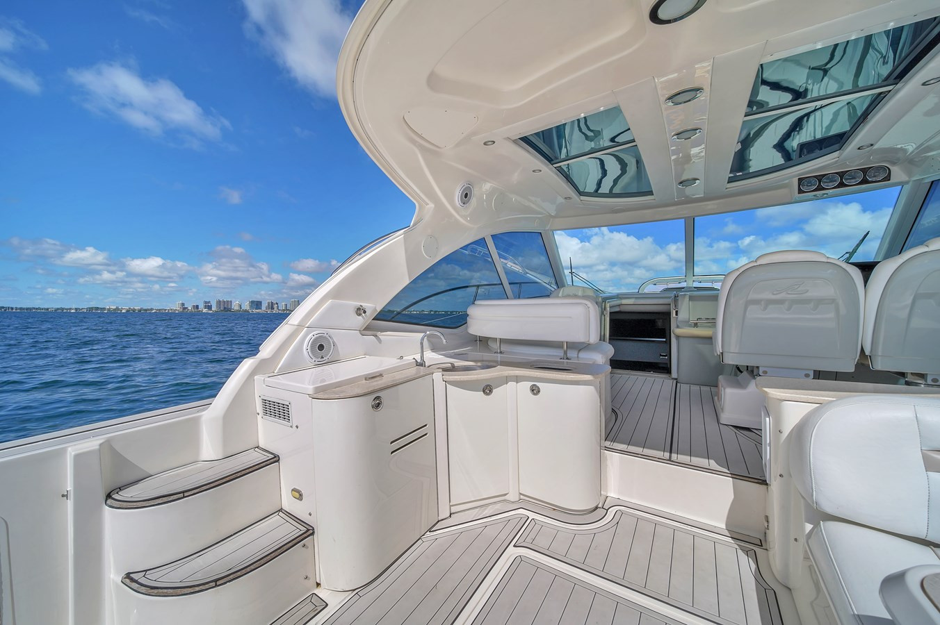 https://arconyachts.ams3.digitaloceanspaces.com/138251/conversions/large_4582539-optimize.jpg