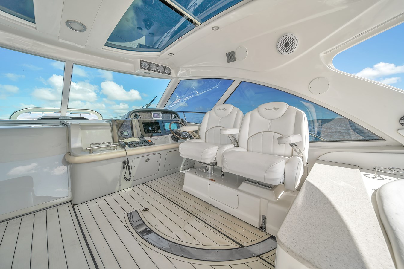https://arconyachts.ams3.digitaloceanspaces.com/138263/conversions/large_4582545-optimize.jpg