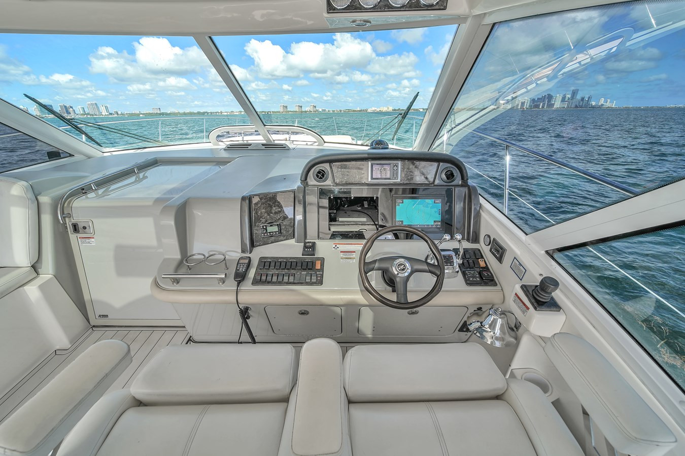 https://arconyachts.ams3.digitaloceanspaces.com/138270/conversions/large_4582548-optimize.jpg