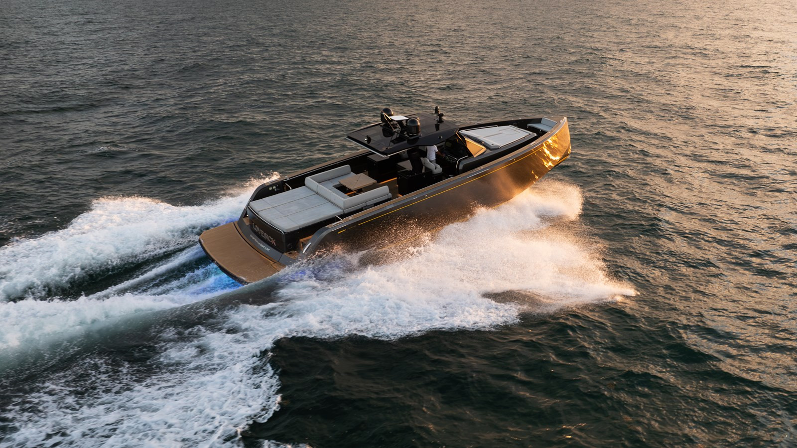 https://arconyachts.ams3.digitaloceanspaces.com/138286/conversions/large_4607991-optimize.jpg