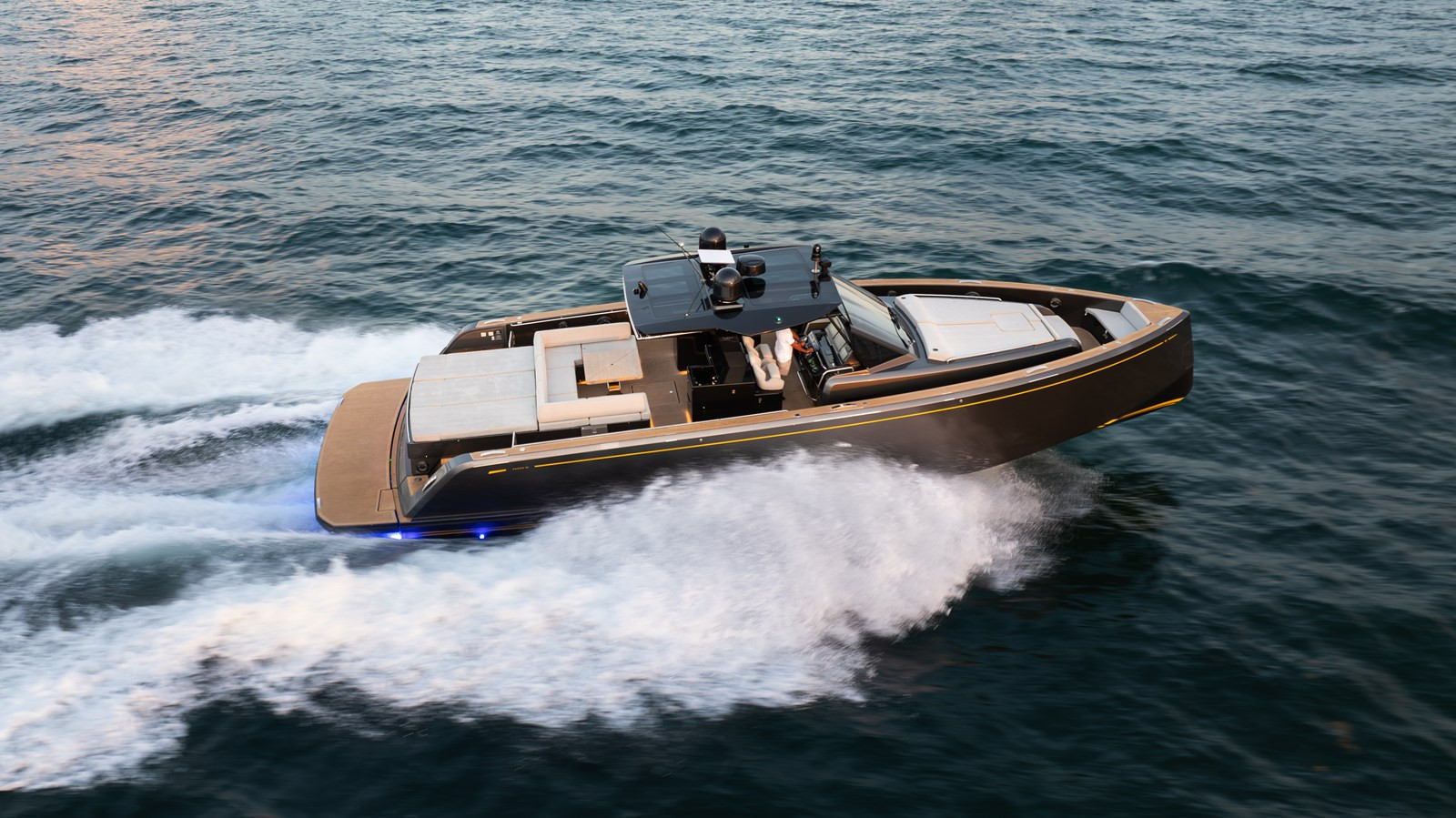 https://arconyachts.ams3.digitaloceanspaces.com/138301/conversions/large_4607987-optimize.jpg