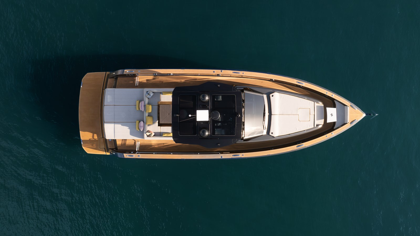 https://arconyachts.ams3.digitaloceanspaces.com/138325/conversions/large_4607999-optimize.jpg