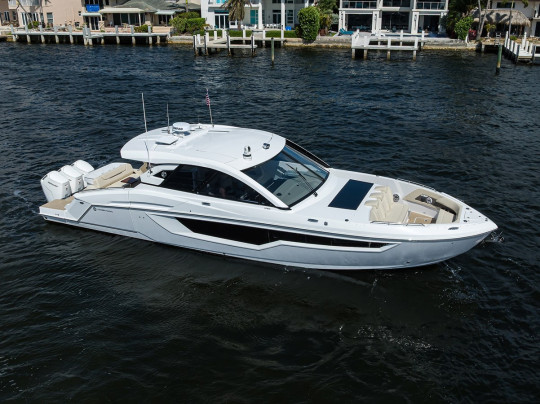 2024 CRUISERS YACHTS 50 GLS OUTBOARD