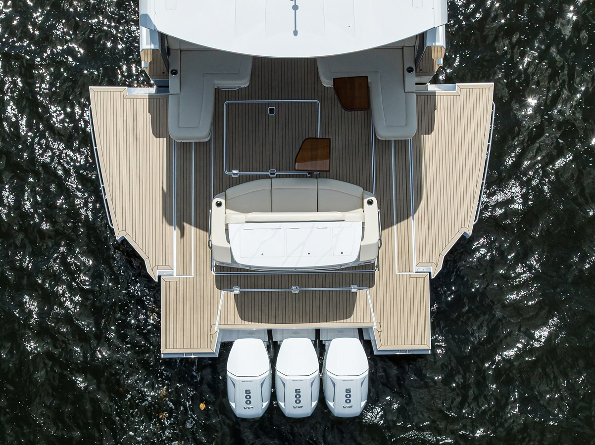 https://arconyachts.ams3.digitaloceanspaces.com/138420/conversions/large_4639132-optimize.jpg
