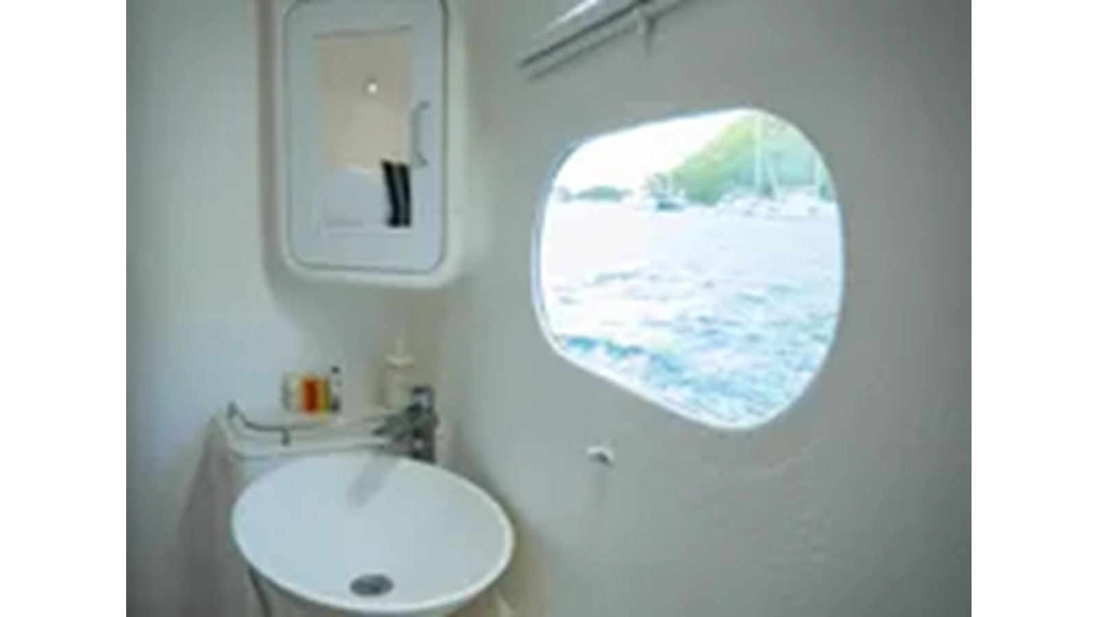 https://arconyachts.ams3.digitaloceanspaces.com/138424/conversions/large_4613628-optimize.jpg