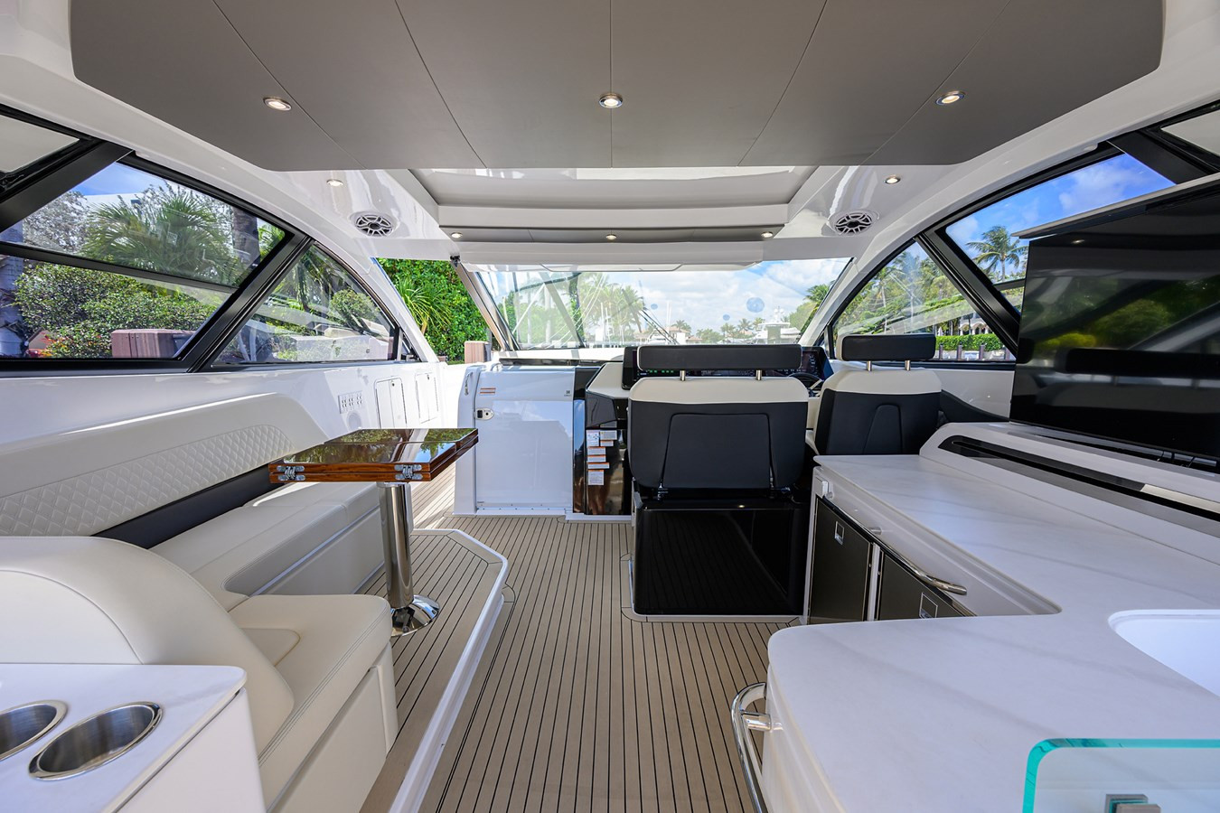 https://arconyachts.ams3.digitaloceanspaces.com/138447/conversions/large_4639141-optimize.jpg