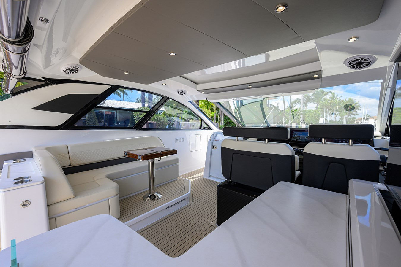 https://arconyachts.ams3.digitaloceanspaces.com/138456/conversions/large_4639144-optimize.jpg