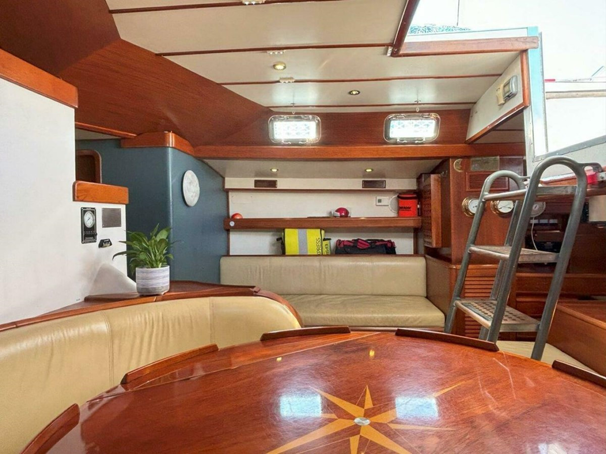 https://arconyachts.ams3.digitaloceanspaces.com/138463/conversions/large_4634768-optimize.jpg