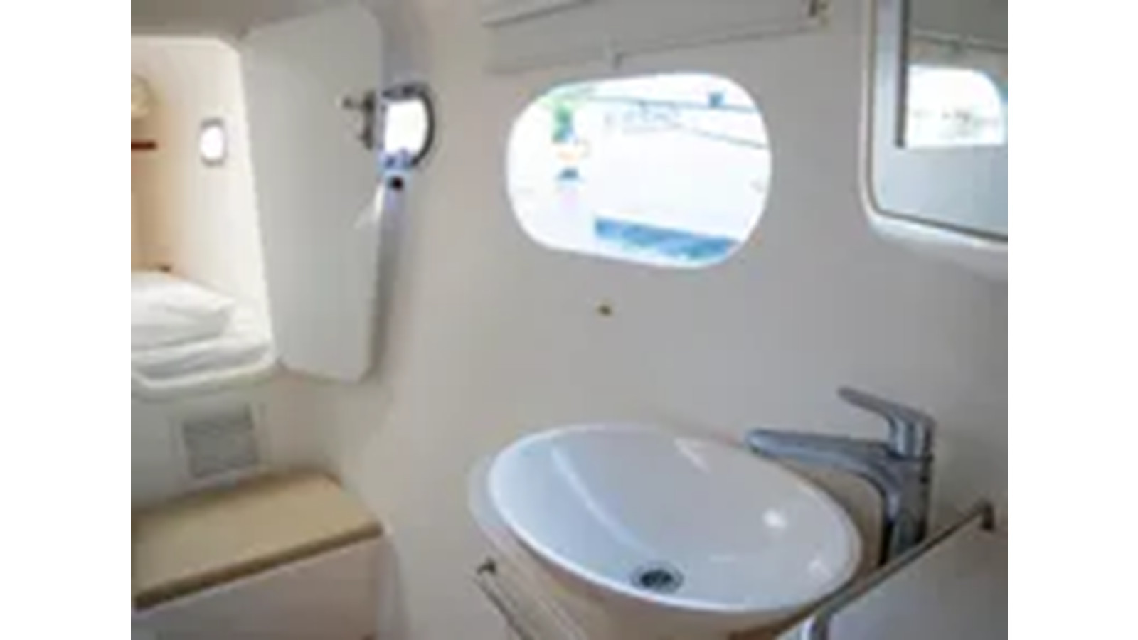 https://arconyachts.ams3.digitaloceanspaces.com/138470/conversions/large_4613643-optimize.jpg