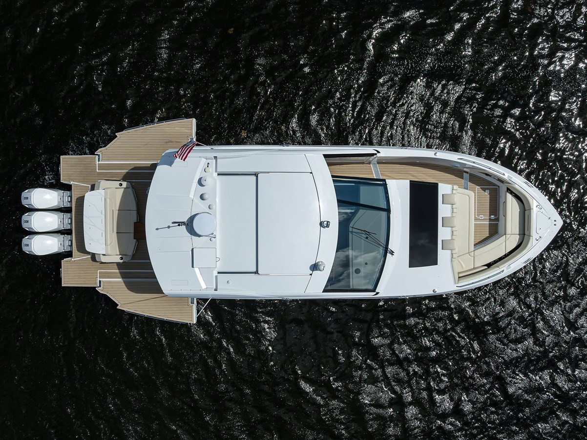 https://arconyachts.ams3.digitaloceanspaces.com/138553/conversions/large_4639177-optimize.jpg