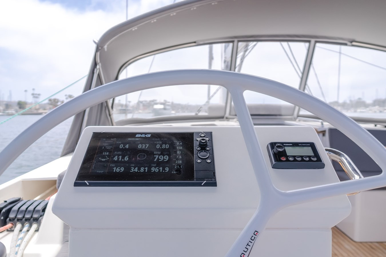https://arconyachts.ams3.digitaloceanspaces.com/138816/conversions/large_4674378-optimize.jpg