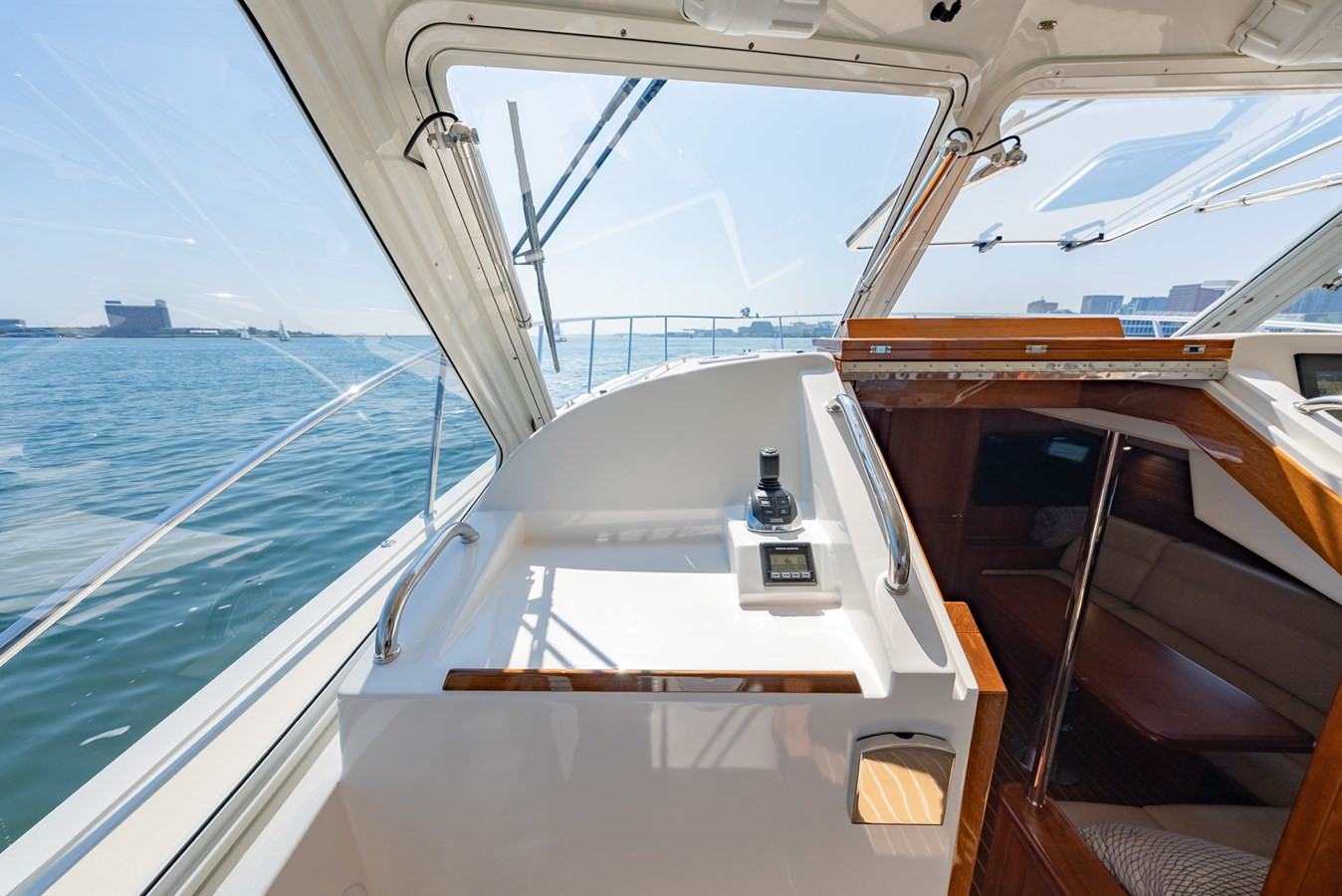 https://arconyachts.ams3.digitaloceanspaces.com/138868/conversions/large_4733566-optimize.jpg