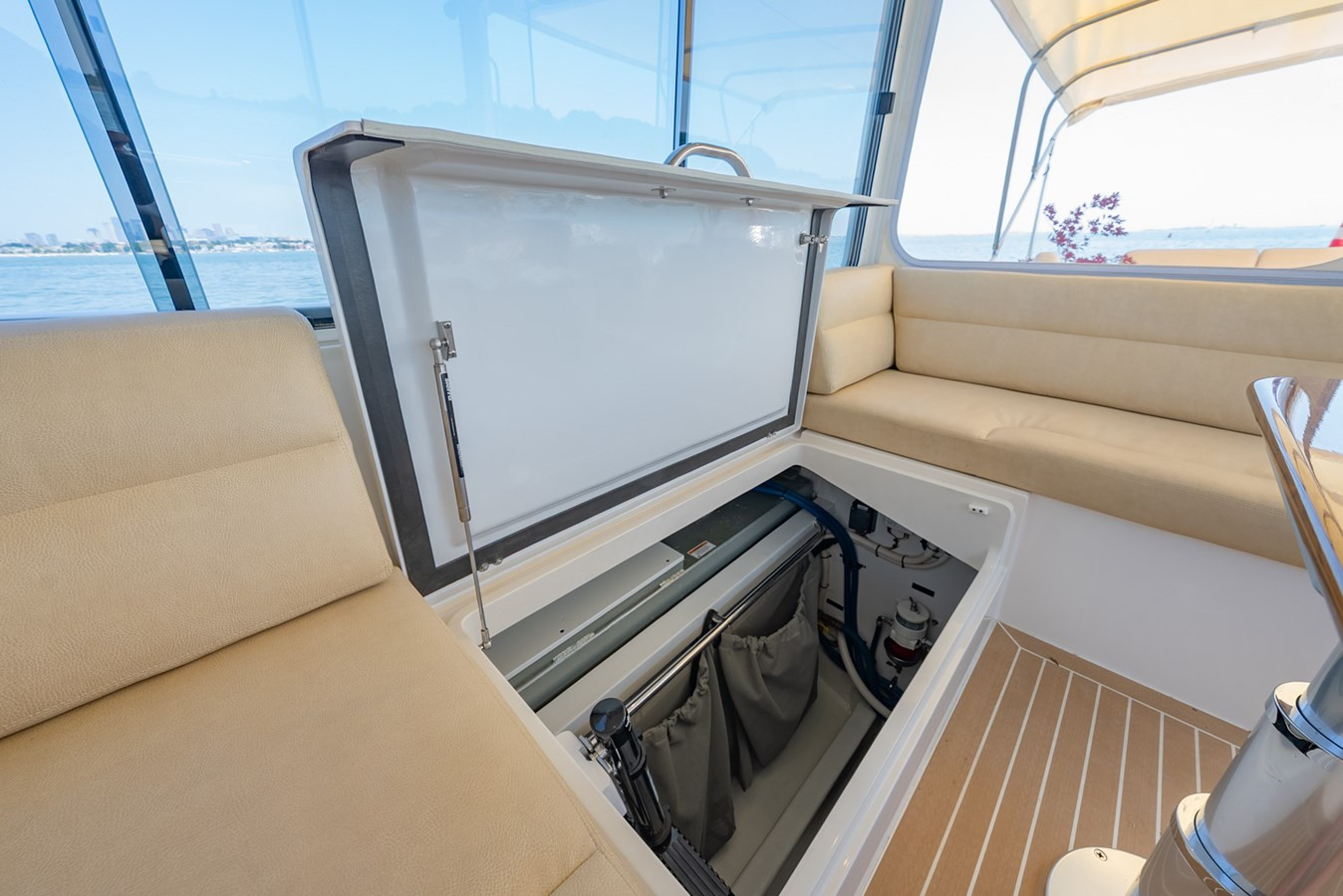https://arconyachts.ams3.digitaloceanspaces.com/138894/conversions/large_4733575-optimize.jpg