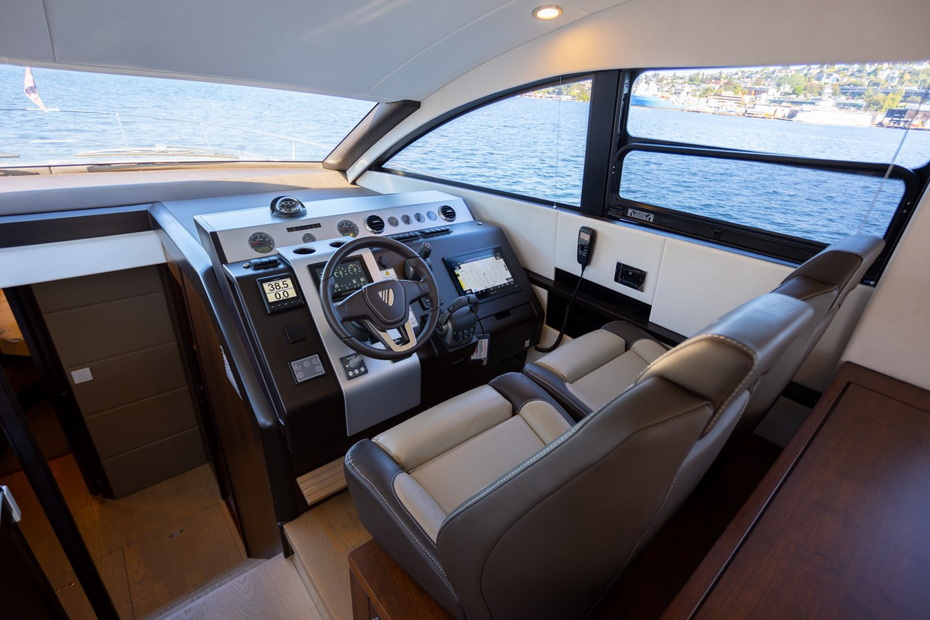 https://arconyachts.ams3.digitaloceanspaces.com/138971/conversions/large_4811439-optimize.jpg