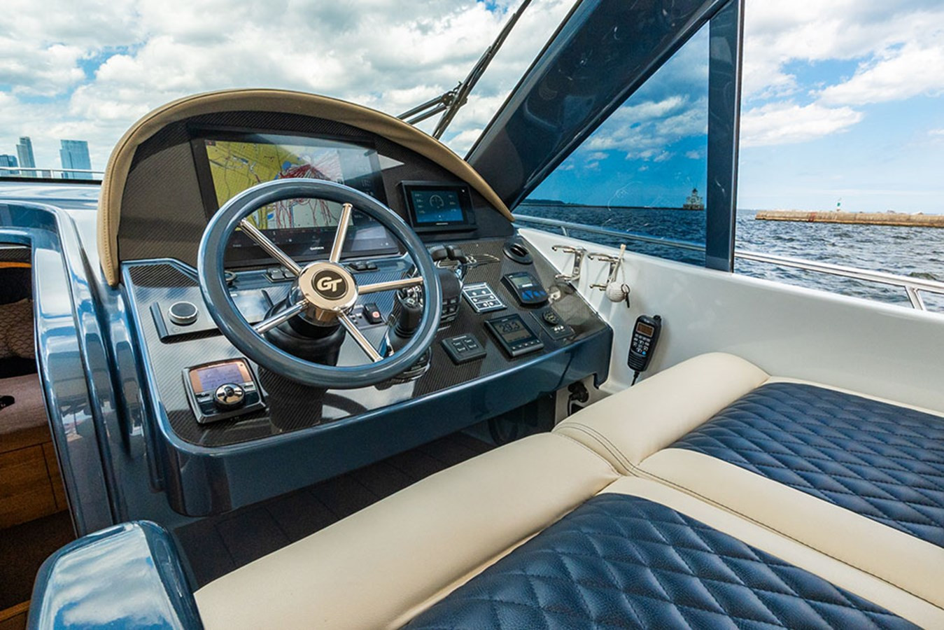 https://arconyachts.ams3.digitaloceanspaces.com/138994/conversions/large_4743153-optimize.jpg