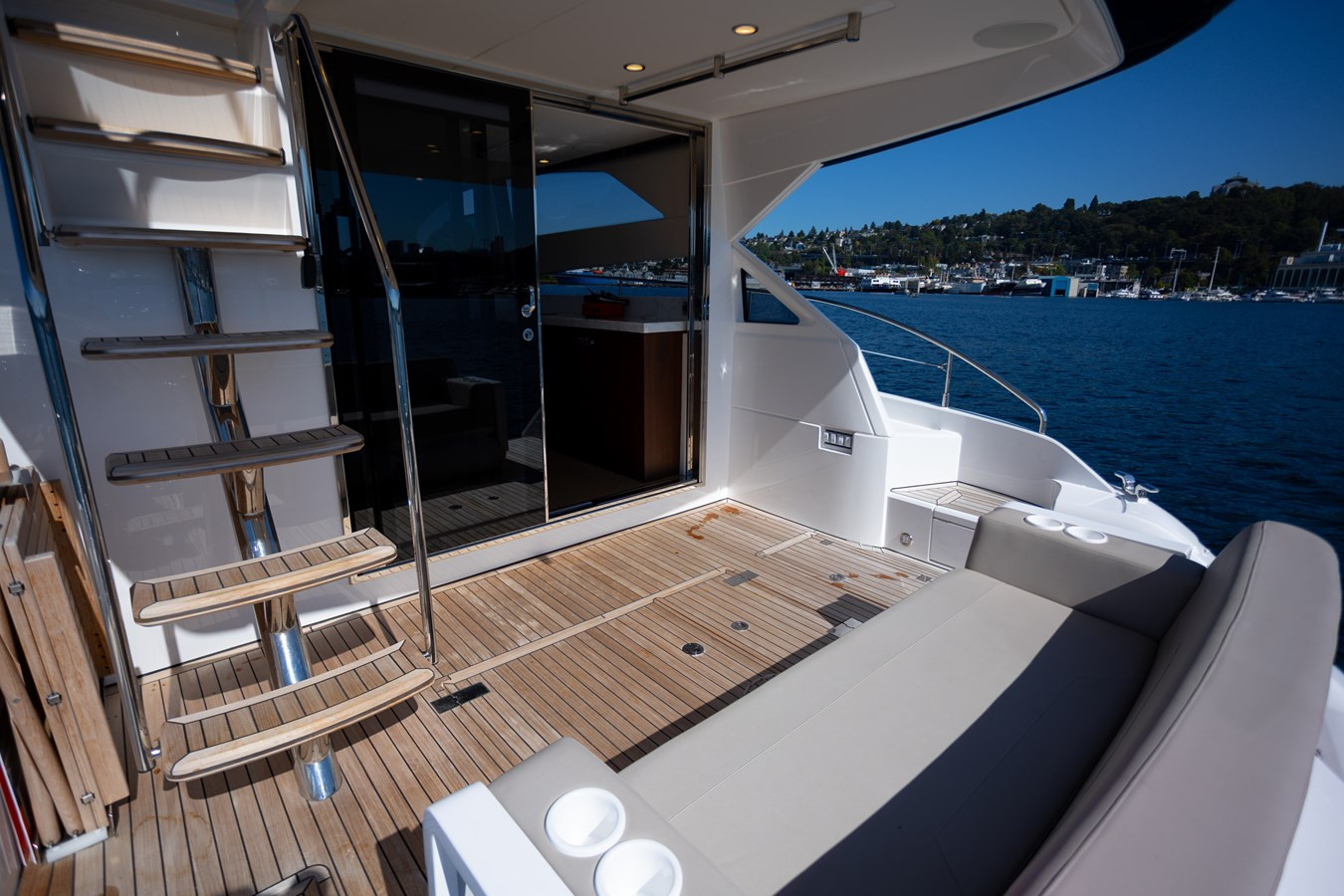 https://arconyachts.ams3.digitaloceanspaces.com/139042/conversions/large_4811464-optimize.jpg
