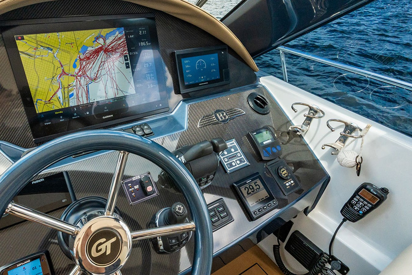https://arconyachts.ams3.digitaloceanspaces.com/139053/conversions/large_4743173-optimize.jpg