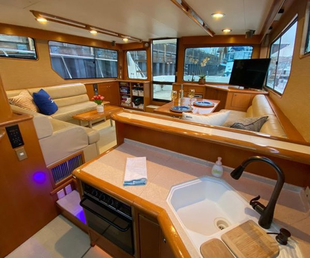 https://arconyachts.ams3.digitaloceanspaces.com/139086/conversions/large_4799577-optimize.jpg