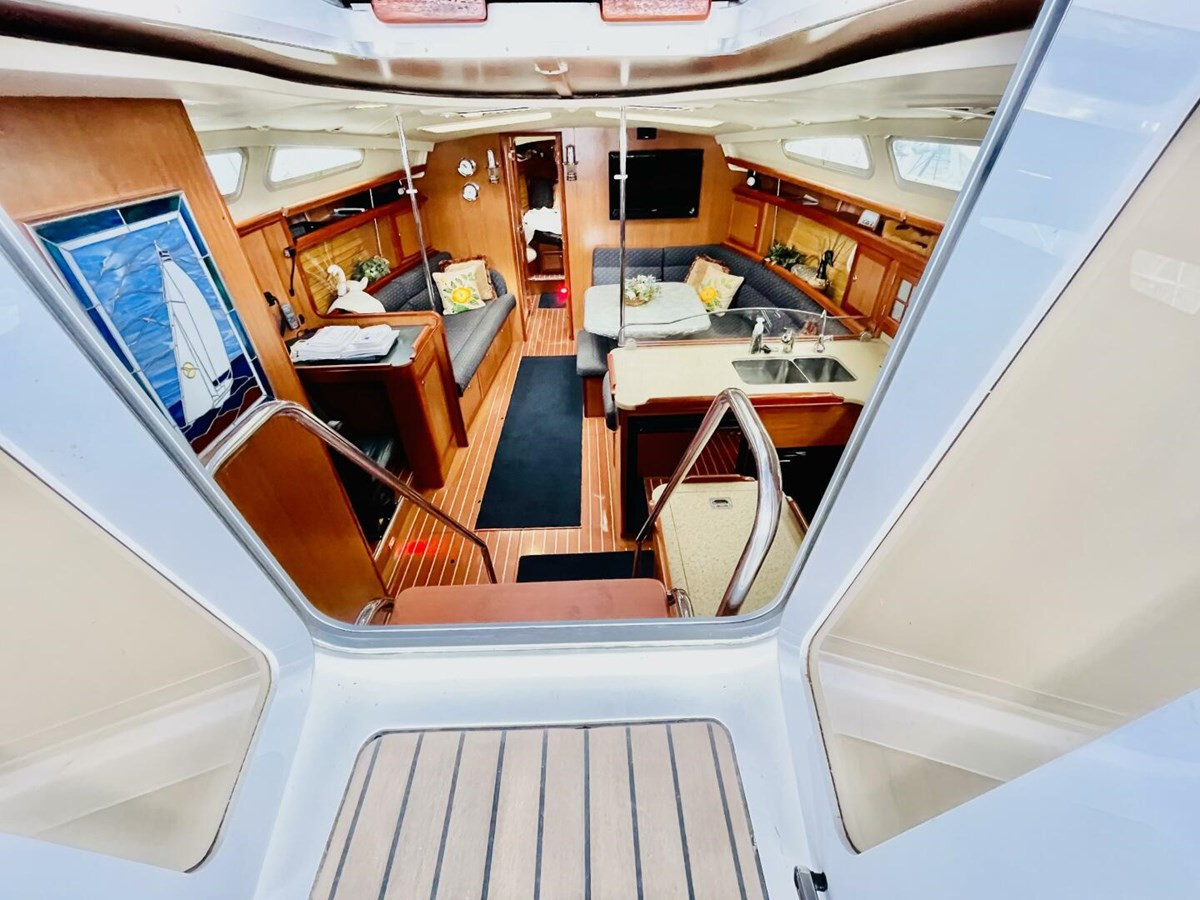 https://arconyachts.ams3.digitaloceanspaces.com/139320/conversions/large_4859392-optimize.jpg
