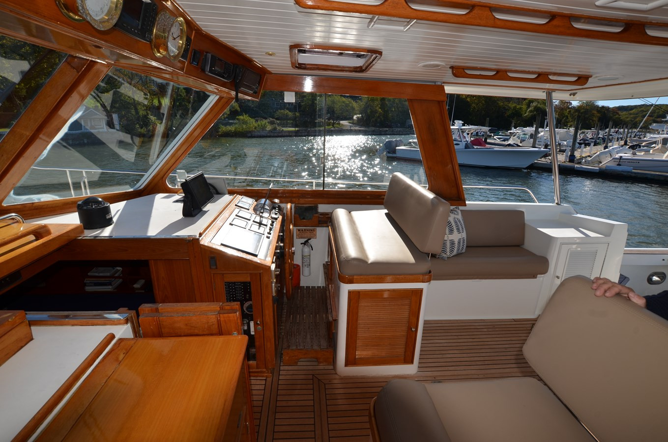 https://arconyachts.ams3.digitaloceanspaces.com/139328/conversions/large_4856804-optimize.jpg