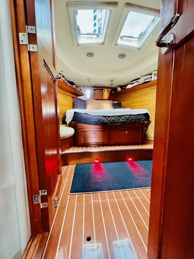 https://arconyachts.ams3.digitaloceanspaces.com/139361/conversions/large_4859406-optimize.jpg