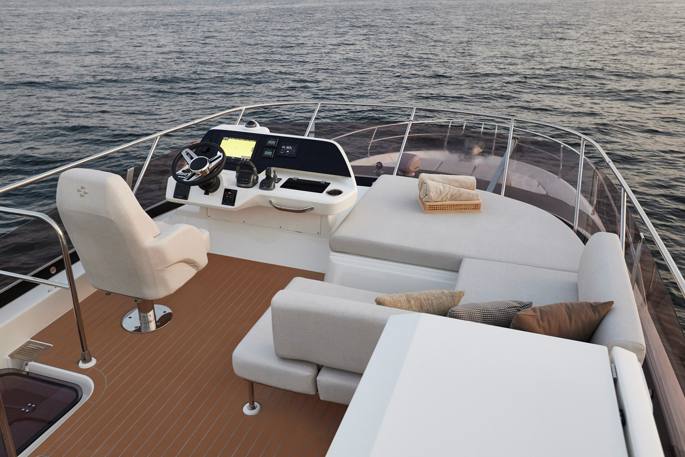 https://arconyachts.ams3.digitaloceanspaces.com/139426/conversions/large_4644717-optimize.jpg