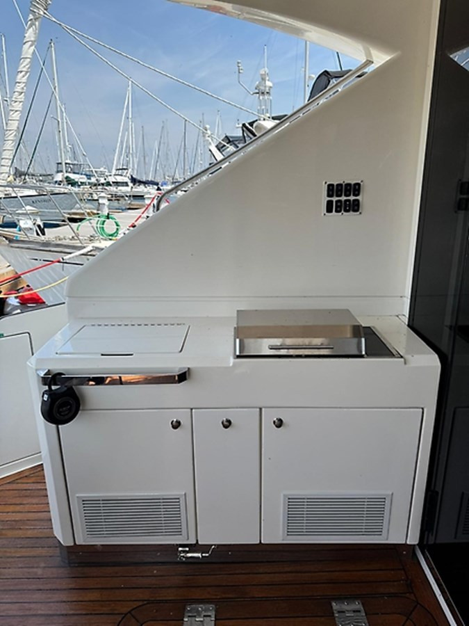 https://arconyachts.ams3.digitaloceanspaces.com/139501/conversions/large_4757080-optimize.jpg