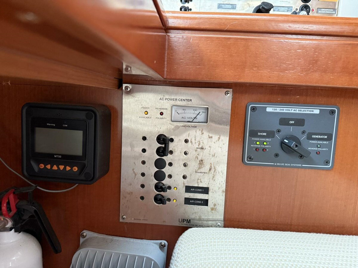 https://arconyachts.ams3.digitaloceanspaces.com/139562/conversions/large_4859361-optimize.jpg