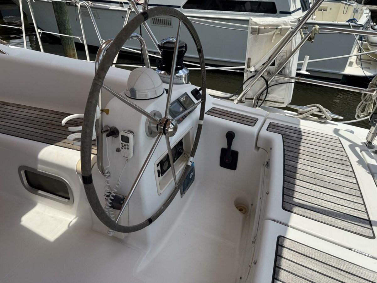 https://arconyachts.ams3.digitaloceanspaces.com/139604/conversions/large_4859376-optimize.jpg