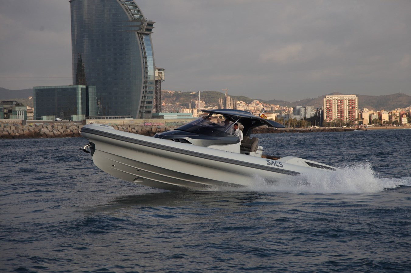 https://arconyachts.ams3.digitaloceanspaces.com/139623/conversions/large_4601779-optimize.jpg