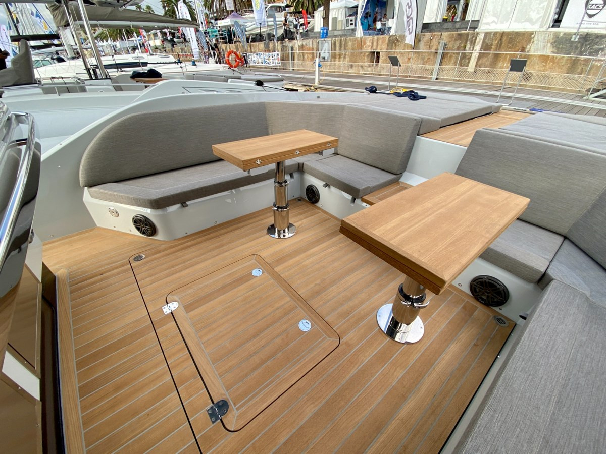 https://arconyachts.ams3.digitaloceanspaces.com/139642/conversions/large_4601786-optimize.jpg