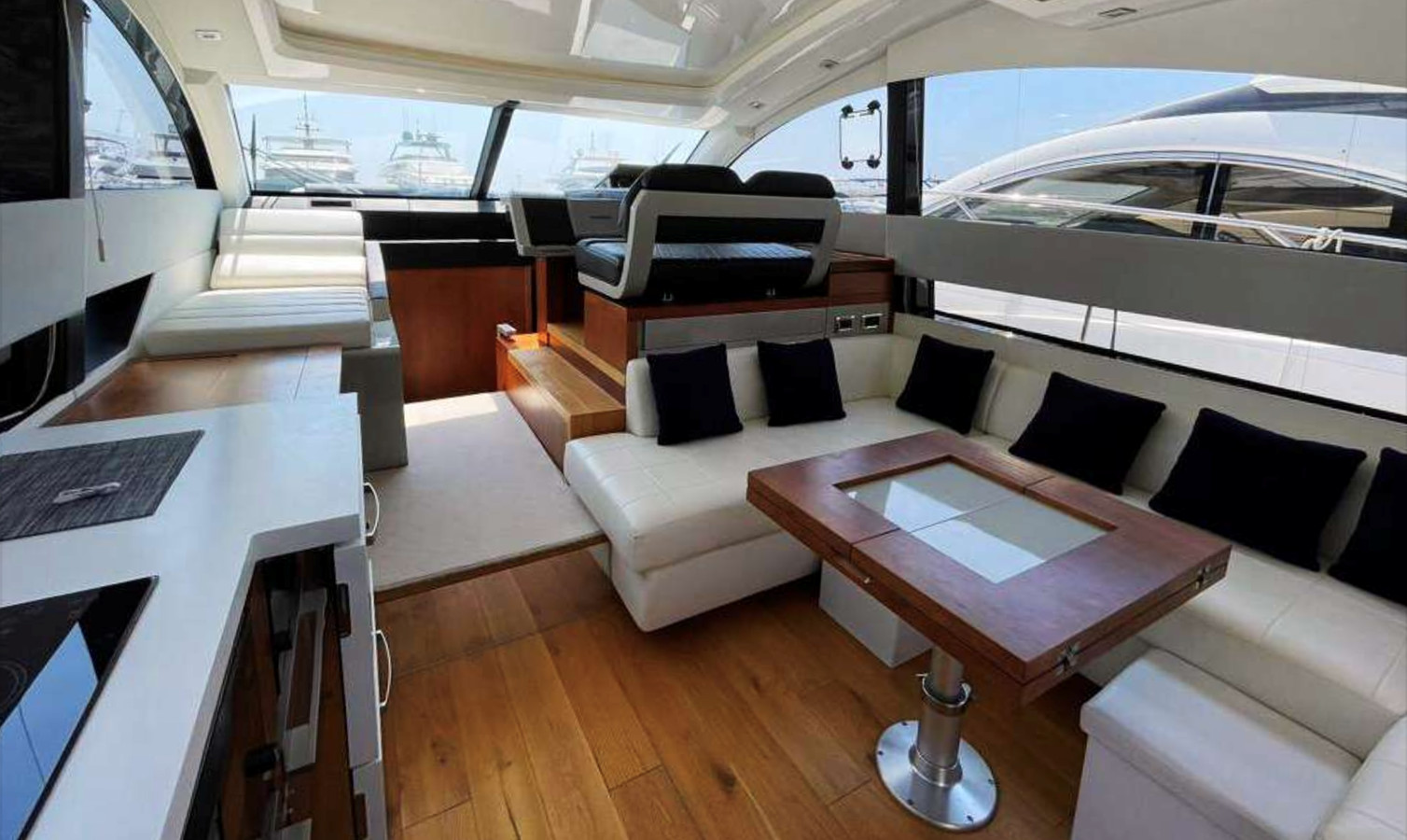 https://arconyachts.ams3.digitaloceanspaces.com/139646/conversions/large_4847144-optimize.jpg