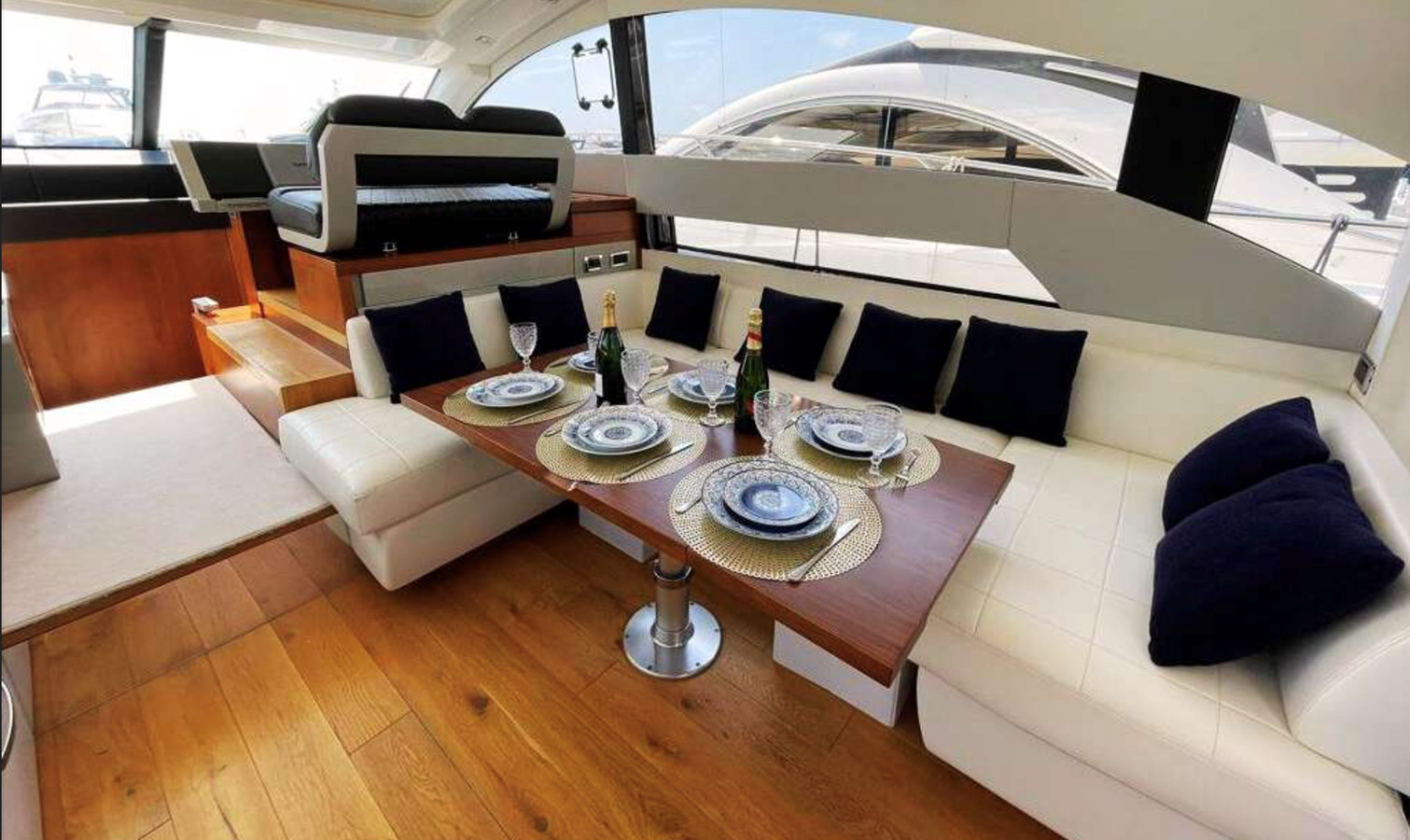 https://arconyachts.ams3.digitaloceanspaces.com/139651/conversions/large_4847147-optimize.jpg