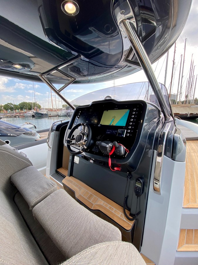 https://arconyachts.ams3.digitaloceanspaces.com/139653/conversions/large_4601791-optimize.jpg