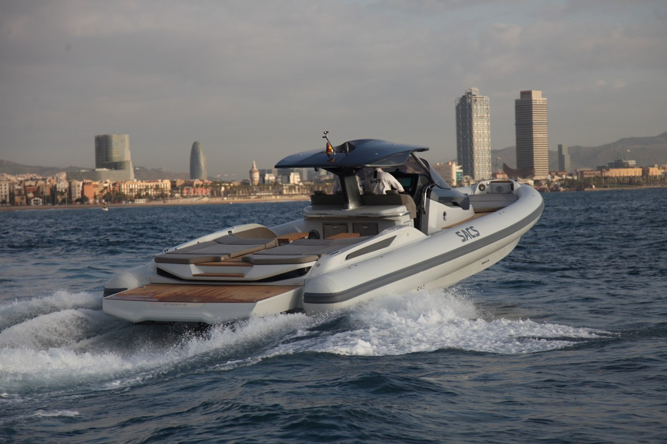 https://arconyachts.ams3.digitaloceanspaces.com/139661/conversions/large_4601794-optimize.jpg