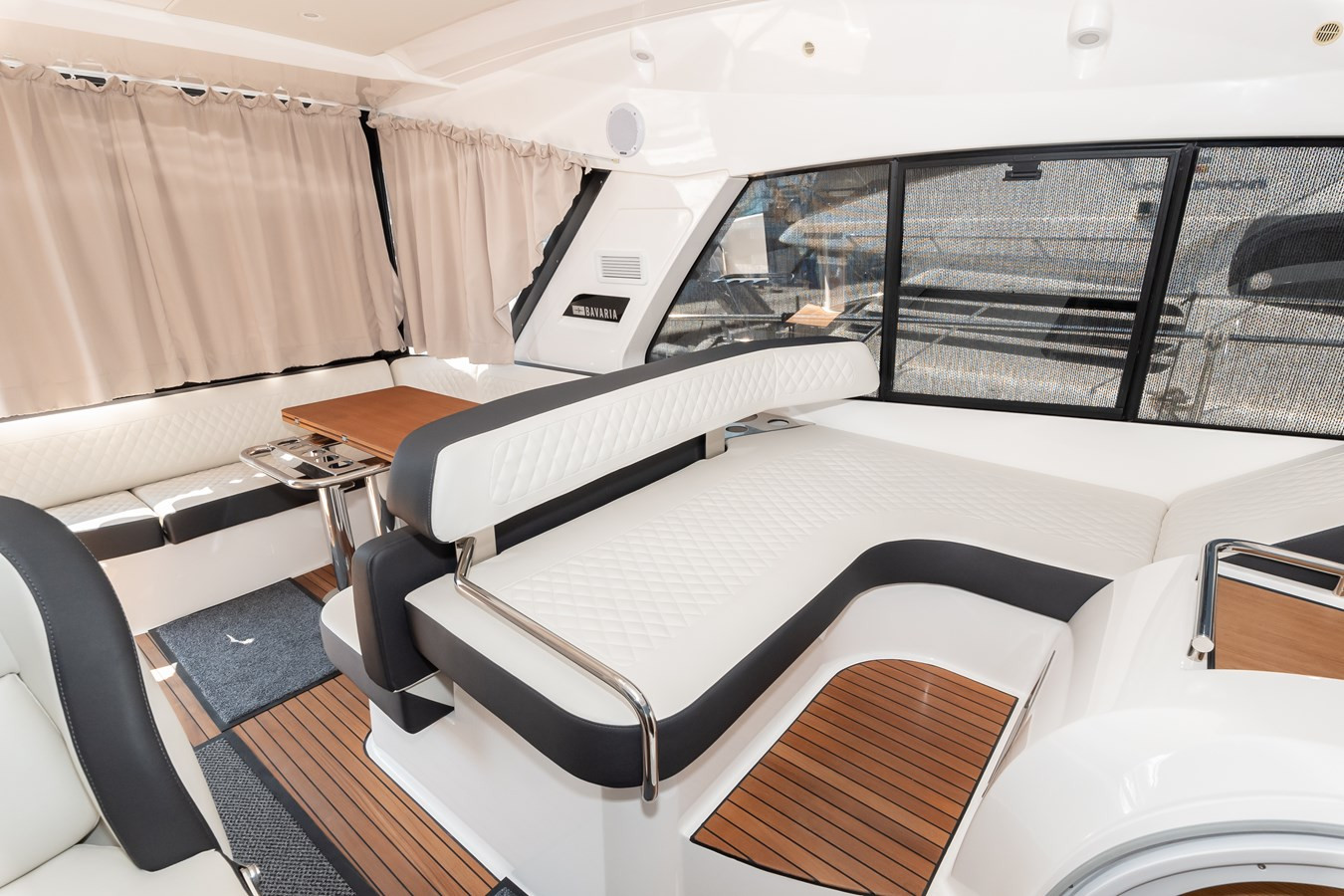 https://arconyachts.ams3.digitaloceanspaces.com/139707/conversions/large_4348932-optimize.jpg